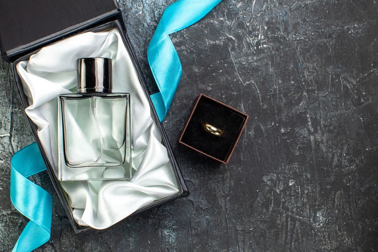 6 Rekomendasi Brand Parfum Lokal Khusus Wanita Terbaik dan Terlaris